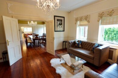 marilyn-into-dining-room-dsc01763